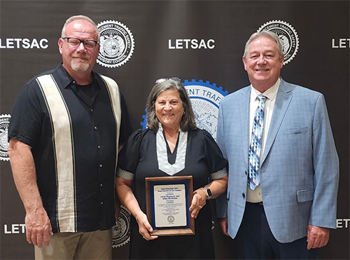 Carol Hoormann and Allyn Workman receiving the People Saving People Award